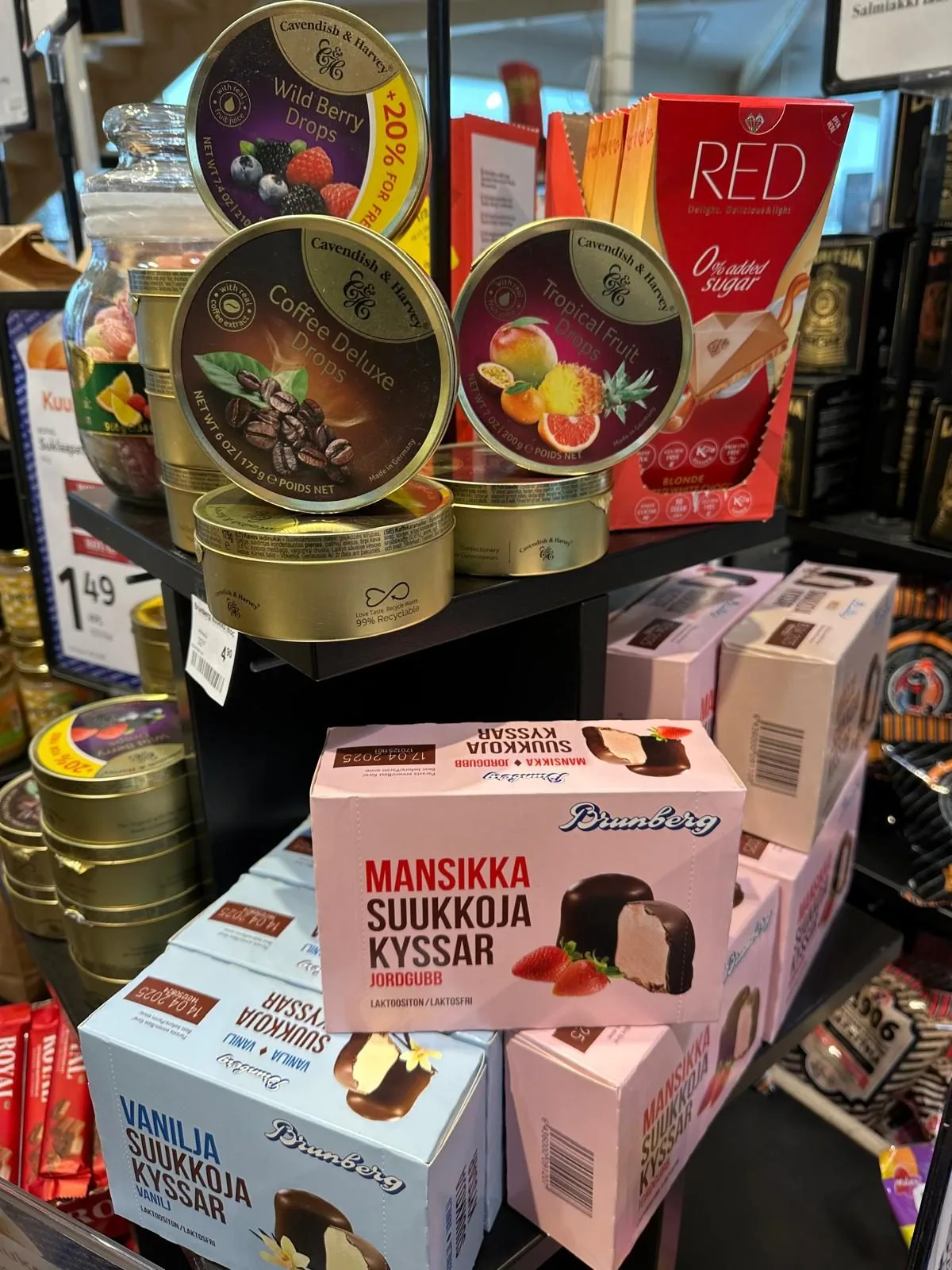 Myymälän valikoimaa